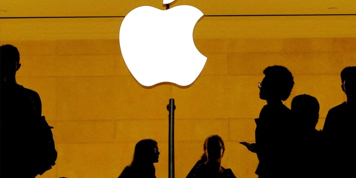 Apple recomienda a accionistas no eliminar programas de diversidad como lo hizo Meta