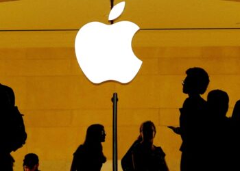 Apple recomienda a accionistas no eliminar programas de diversidad como lo hizo Meta