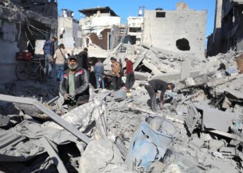 Bombardeos israelíes dejan más de 20 muertos en Gaza