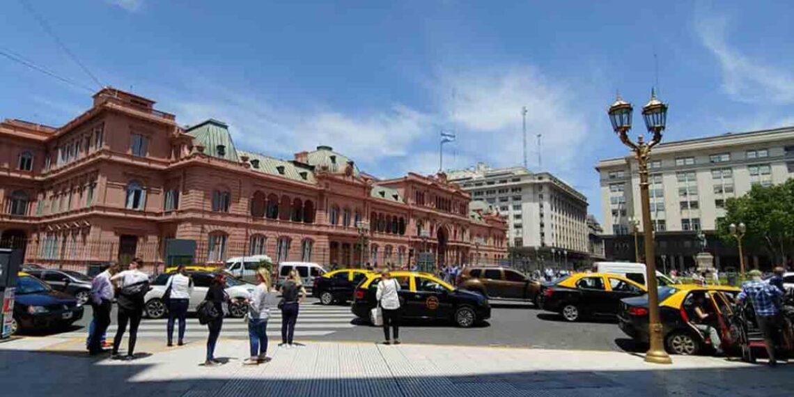 Recaudación tributaria en Argentina sube 119% interanual en diciembre