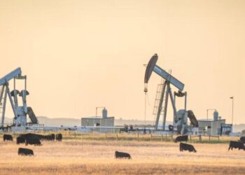 Precios del petróleo suben más de 3% ante endurecimiento de sanciones de EU contra Rusia