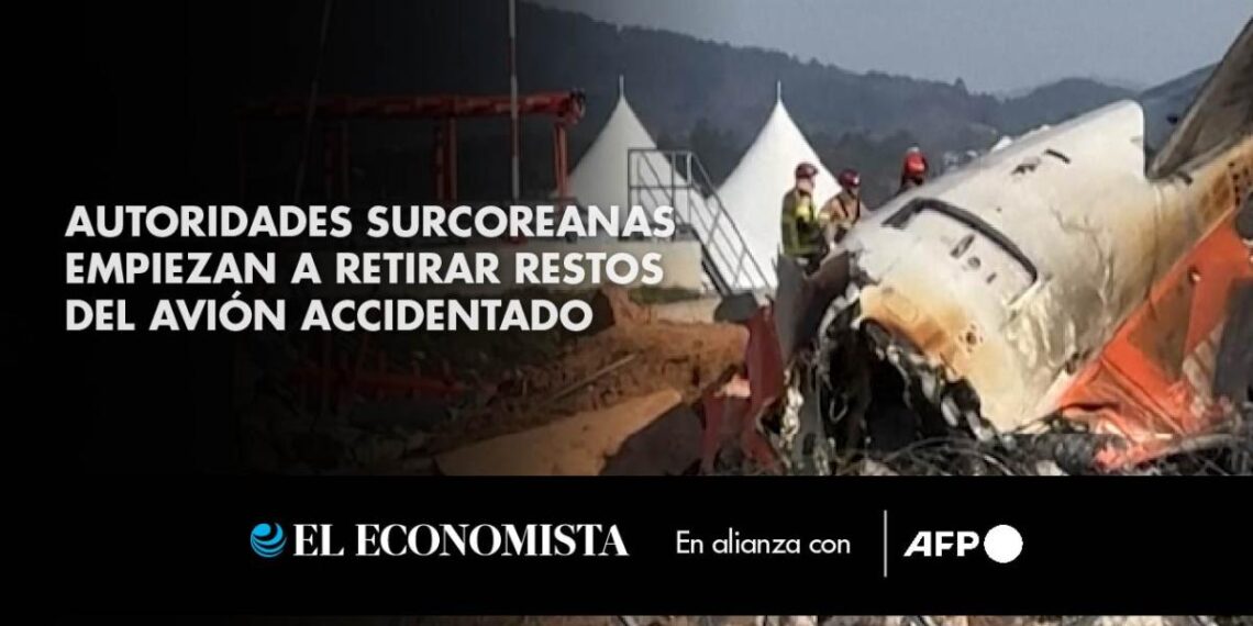 Autoridades surcoreanas empiezan a retirar restos del avión accidentado