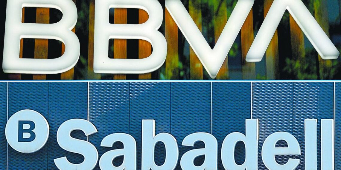 BBVA baja la condición de aceptación mínima de la OPA sobre Sabadell