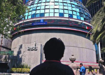 BMV retrocede en espera de aranceles de Trump