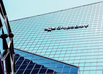 Bolsa mexicana avanza en jornada de volumen reducido