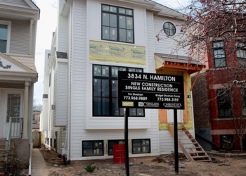 Compradores de vivienda en Estados Unidos ya no esperan a que las tasas hipotecarias bajen: NAR