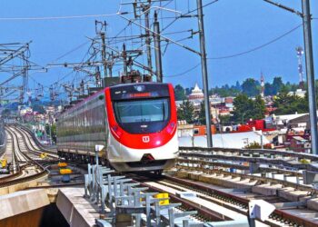 Sobrecostos, bajos aforos y tramos pendientes “alertan” primer año de trenes de la 4T