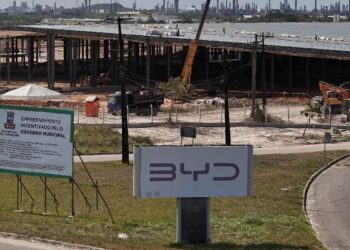 Acusan a BYD de usar visas irregulares para trasladar trabajadores a Brasil