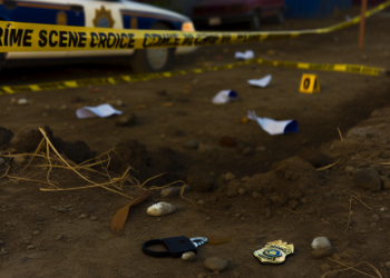 Caen dos jefes policiacos por el homicidio de un albañil en Tuxpan, Michoacán