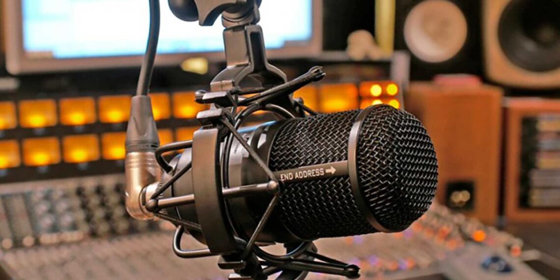 Trabajadores de la televisión y la radio demandan aumento salarial de 12%