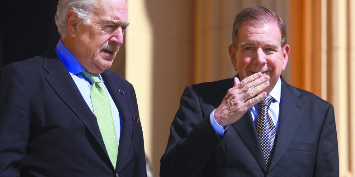 Es grillete, no banda presidencial: Machado