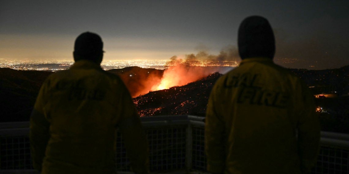 Mercado inmobiliario explota a desplazados por incendios de Los Ángeles