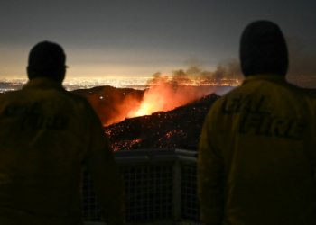 Mercado inmobiliario explota a desplazados por incendios de Los Ángeles