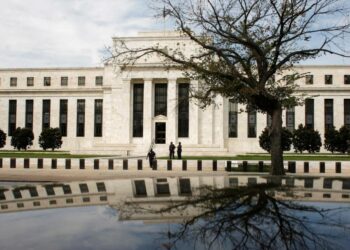 Funcionarios de la Fed observan riesgos para la inflación de políticas de Trump: Minutas
