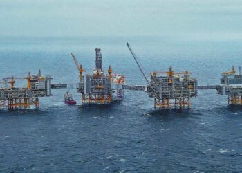 Precios del petróleo cierran con ganancias ante expectativas sobre interrupción de suministro