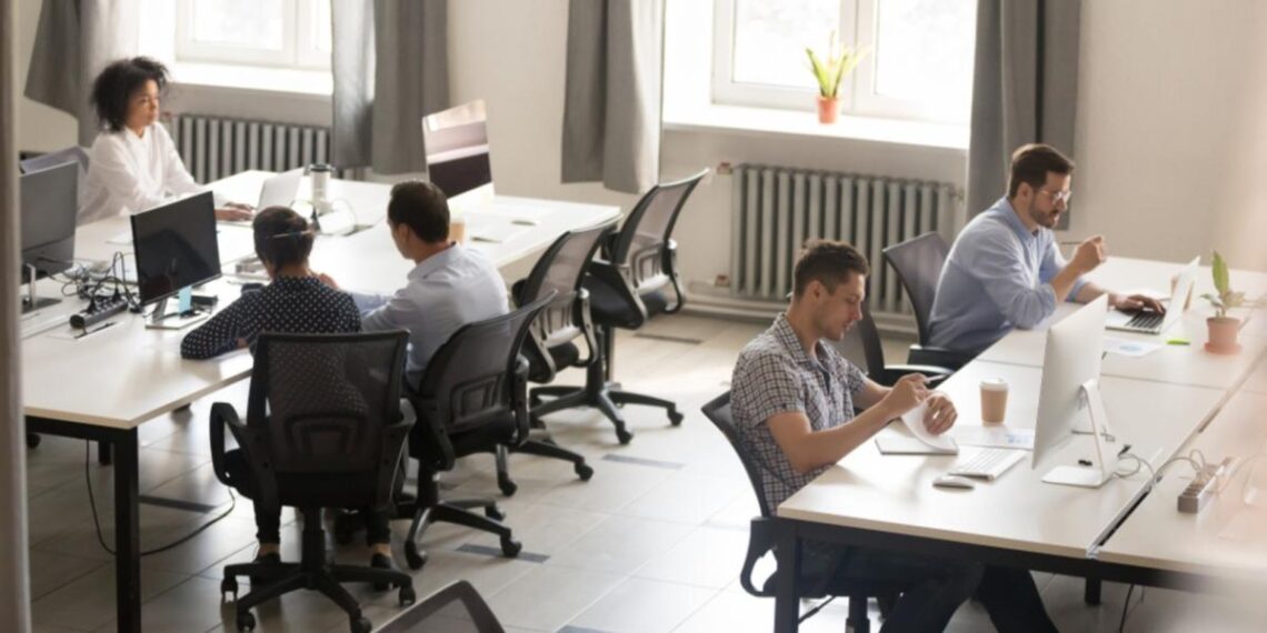 Gobierno español revela sus discrepancias sobre la reducción de la jornada laboral