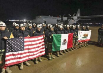 Equipo mexicano de ayuda humanitaria viaja a California para apoyar en el combate a los incendios forestales