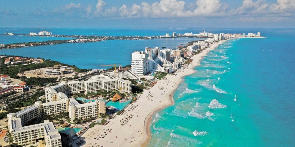 Cada vez más hoteles de Cancún desalan agua de mar para autoconsumo