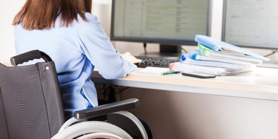 La IA impulsa la contratación de personas con discapacidad, estudio