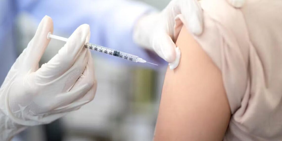 IMSS reporta aplicación de 9.6 millones de vacunas contra la influenza y 1.9 millones contra Covid