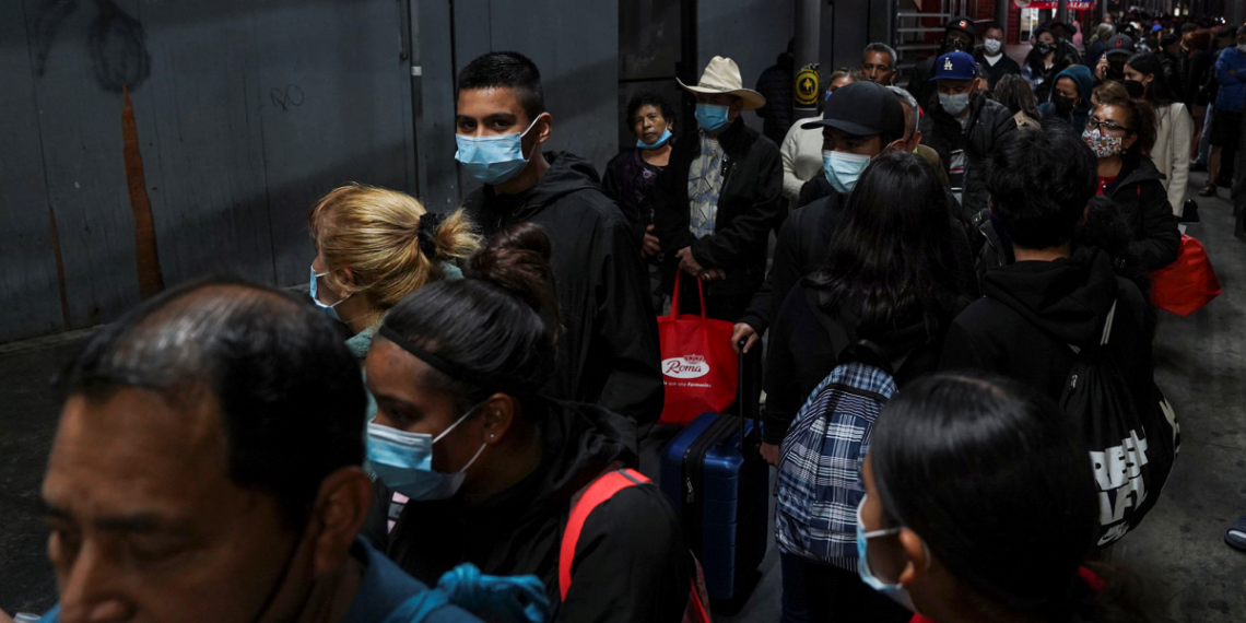 Restricciones migratorias en Estados Unidos con impacto en remesas y PIB: analistas