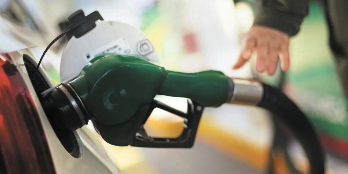 Por cada litro de gasolina se paga 40% de impuestos