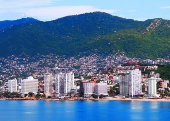 Temporada decembrina impulsa la recuperación de Acapulco