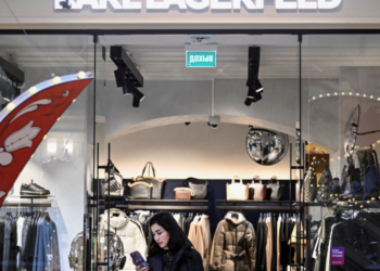 Las marcas de lujo occidentales siguen presentes en Rusia, pese a sanciones por el conflicto en Ucrania