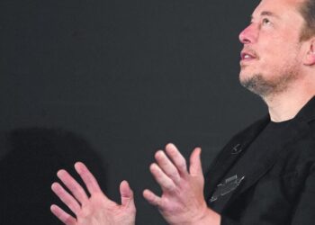 Elon Musk espera recortar gasto público en EU en 1 billón de dólares