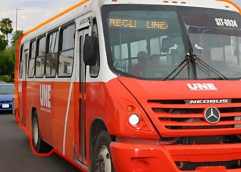 Captan en video momento en que un niño de 2 años es atropellado por un camión en Sonora