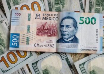 Peso mexicano retrocede ante las apuestas de pocos recortes a tasas de la Fed