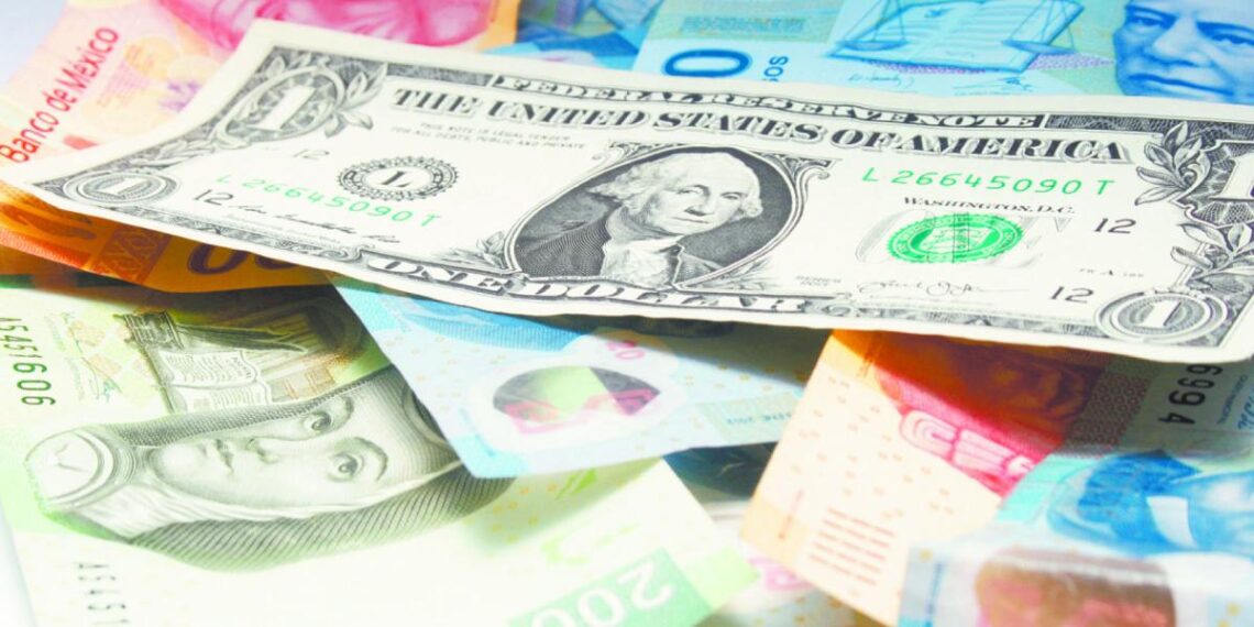 Peso mexicano cae por cuarta jornada y cierra una semana negativa
