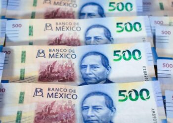 Peso mexicano avanza por versiones sobre aumento gradual de aranceles