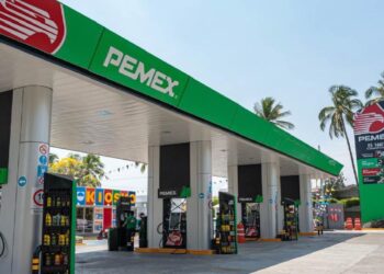 Sheinbaum descarta “gasolinazo” en enero por actualización de IEPS