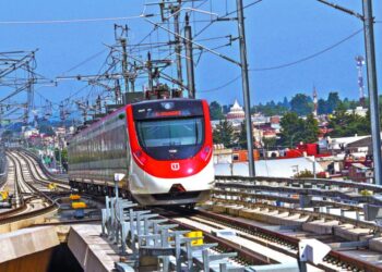 Sobrecostos, bajos aforos y tramos pendientes “alertan” primer año de trenes de la 4T