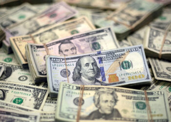 Súper Dólar alcanza máximos de 26 meses; Bolsas mundiales caen