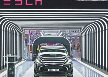 Acciones de Tesla hacen cortocircuito tras decepcionante informe de entregas de vehículos