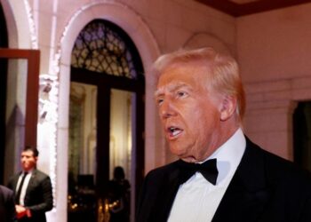 Trump califica la inflación en EU de "desastrosa", pero augura un 2025 "fantástico"