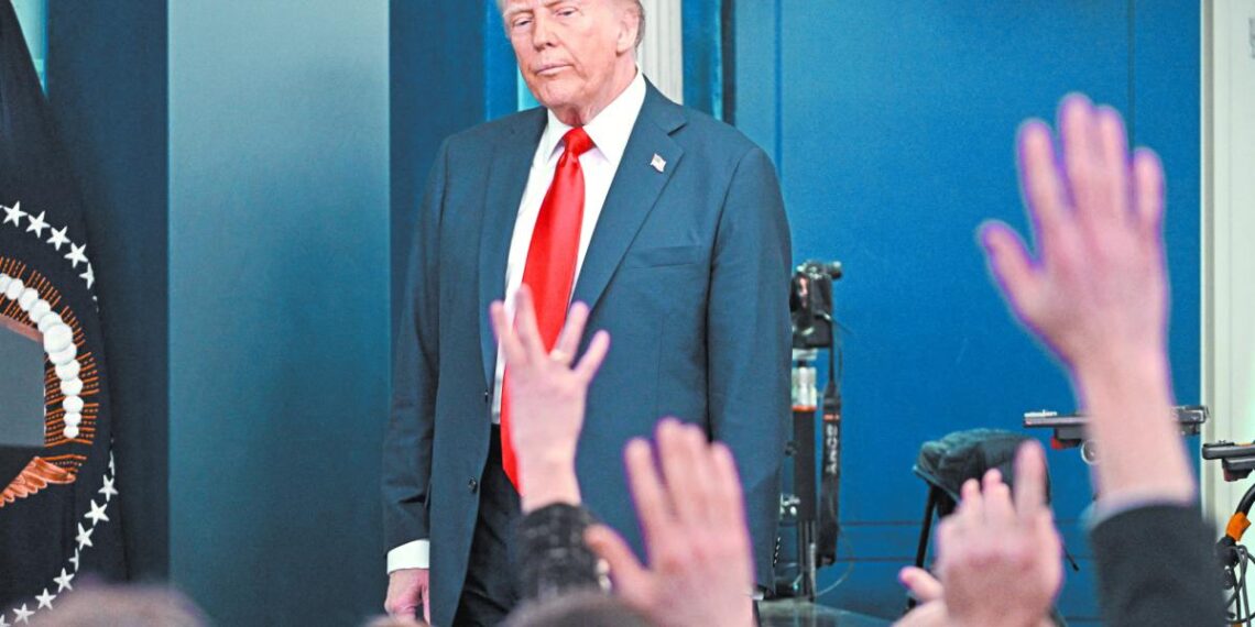 Trump culpa a Obama y Biden de accidente aéreo