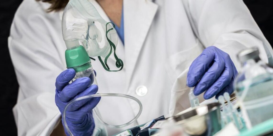 La UE acusa a China de discriminar los equipos médicos europeos en sus licitaciones públicas