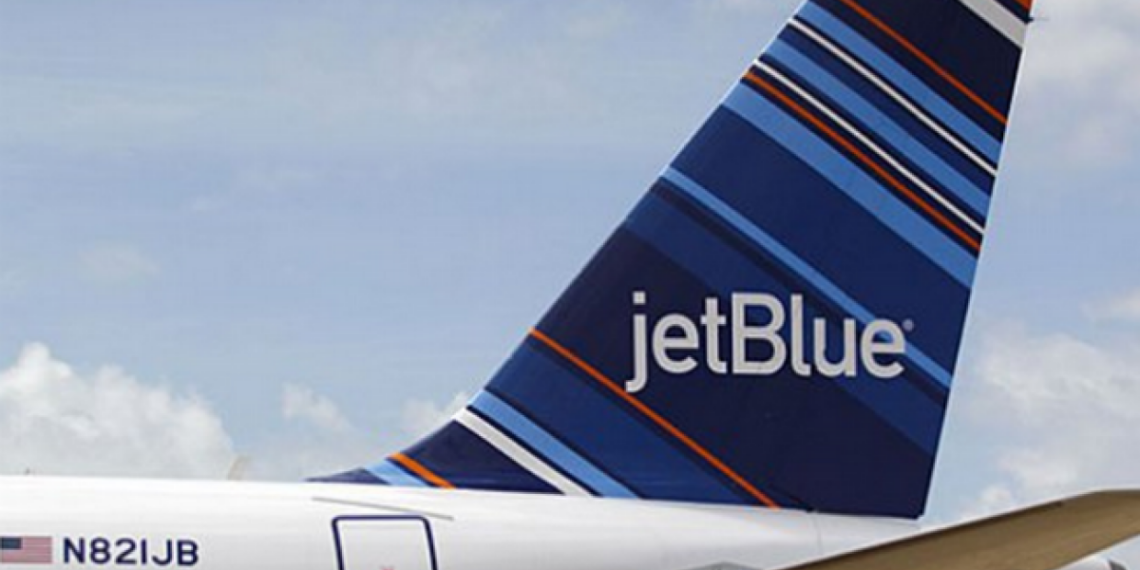 EU sanciona a JetBlue con multa de 2 millones de dólares por retrasos crónicos en sus vuelos