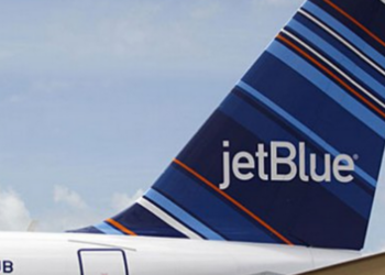 EU sanciona a JetBlue con multa de 2 millones de dólares por retrasos crónicos en sus vuelos