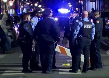 Vehículo choca contra multitud en Nueva Orleans y deja al menos 10 muertos: autoridades