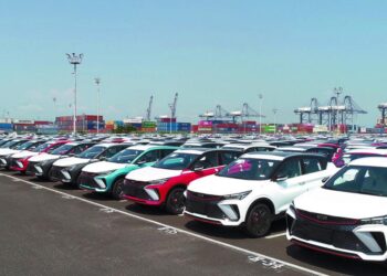 Los consumidores impulsan las ventas de autos nuevos en EU hasta su nivel más alto en cinco años