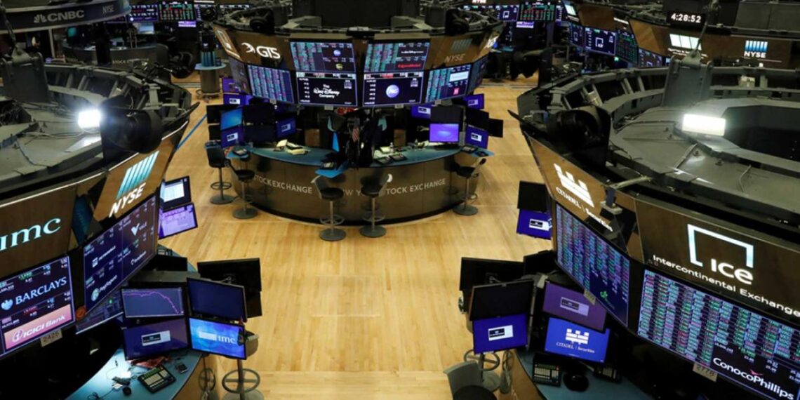 Wall Street a la baja arrastrado por acciones de tecnológicas