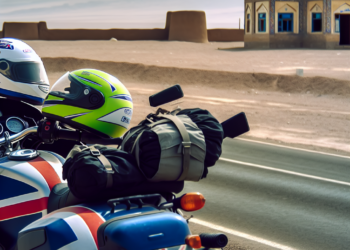 Detienen en Irán a una pareja británica que viajaba en motocicleta por el mundo