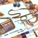 Cómo llevar bolsos brazalete del 2000 en looks boho este 2025