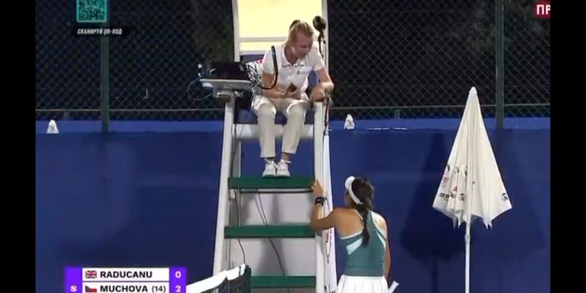 La WTA confirmó este miércoles que la tenista británica Emma Raducanu fue víctima de acoso y del "comportamiento obsesivo" de un hombre durante su partido del pasado lunes en el torneo de Dubái ante la checa Karolina Muchova.