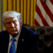 Enfriamiento económico y Trump impactan a la confianza del consumidor