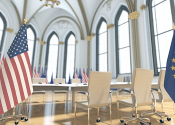 El vicepresidente de EU arremete contra las políticas europeas durante su visita en Múnich